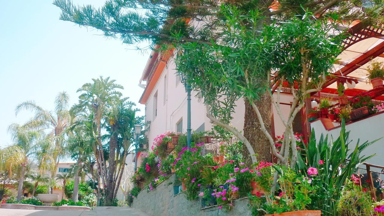 Paradiso Hotel Ristorante Riaci Capo Exteriér fotografie